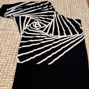 BCBGMaxAzria Black and Cream Off-shoulder Tunic. Size S.